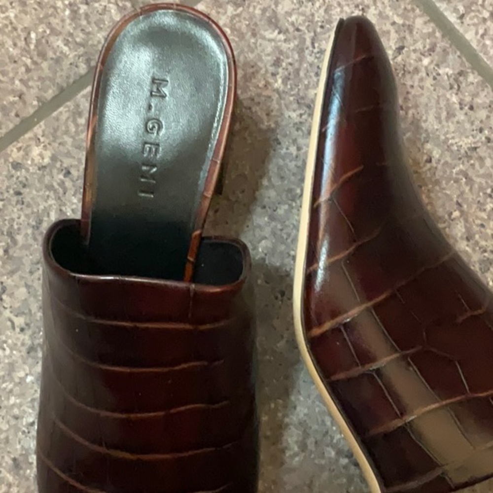 M. Gemi Dark Brown Croc-Embossed Women's Shoes - Picture 7 of 15